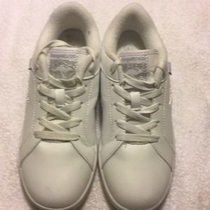 Kangaroos sneakers girl sz 4